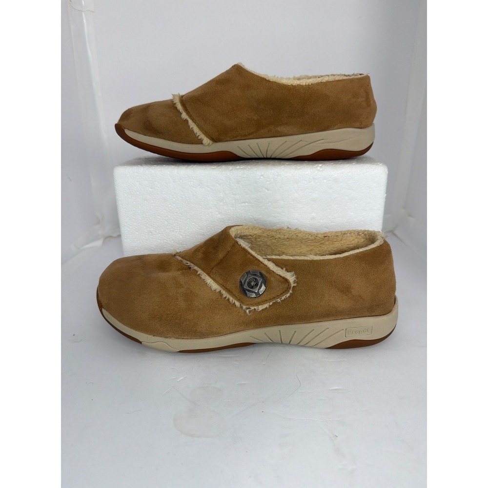 Propet Womens Tan Faux Suede Faux Fur Lined Slip On Comfort Shoes Size 8.5/9